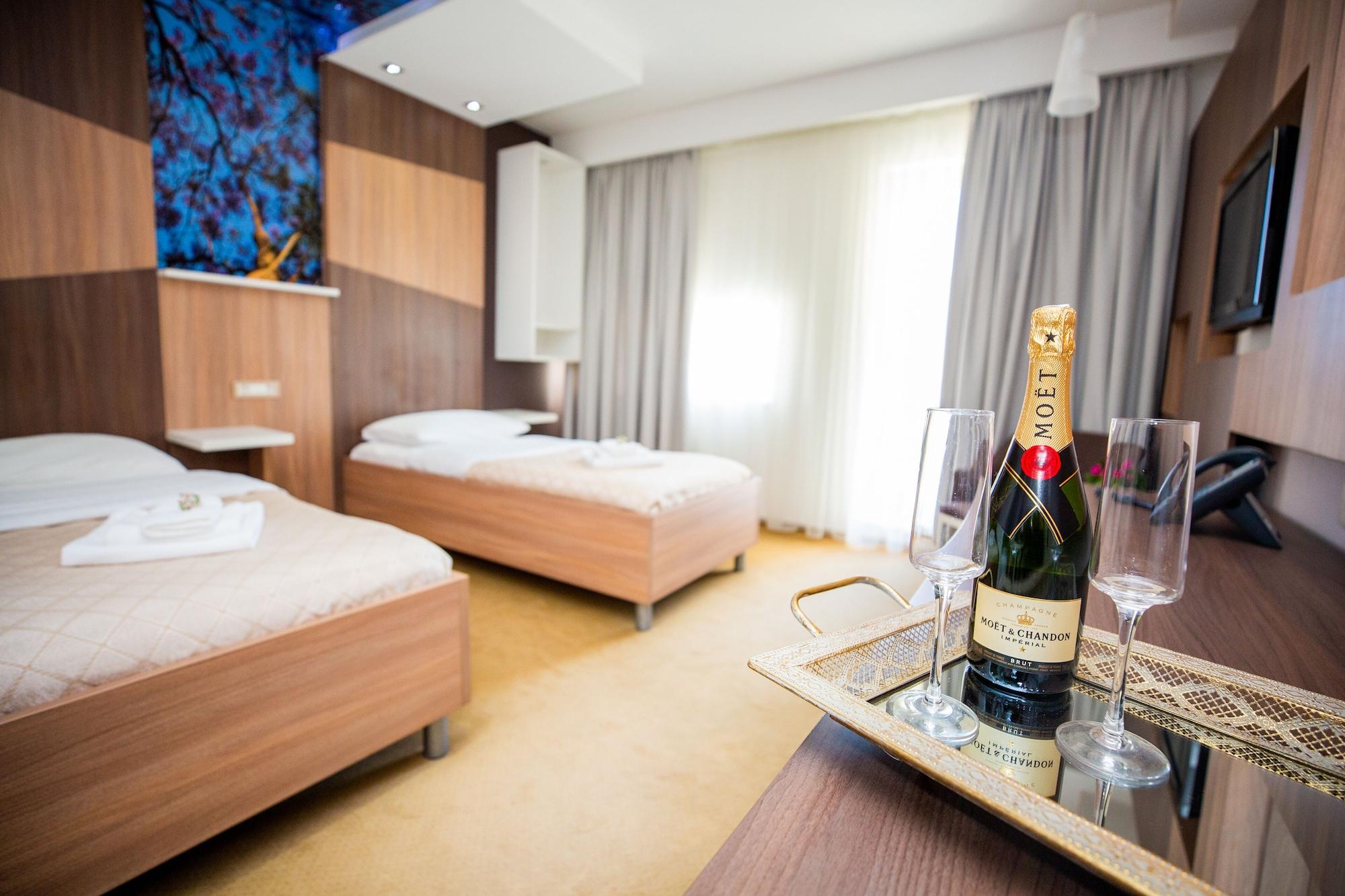 Hotel Herceg Меджугорье Экстерьер фото